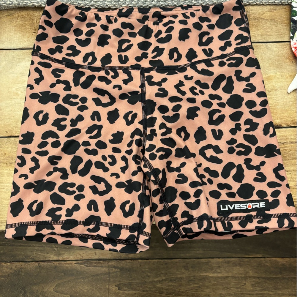 Live Sore compression shorts 5 inch size Small